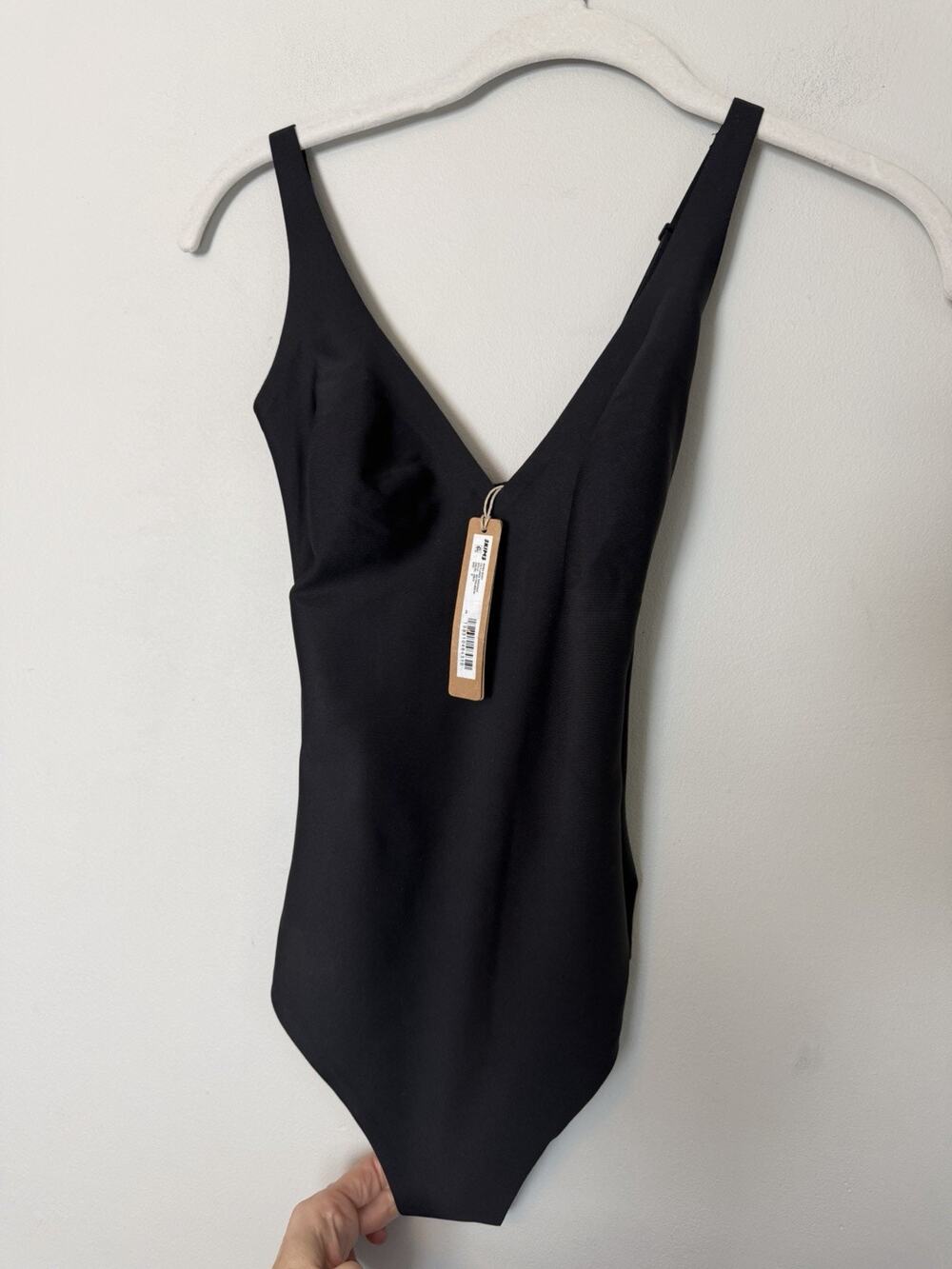 Skims Body Core Sculpt Plunge Thong Bodysuit in Onyx, Size S NWT $94